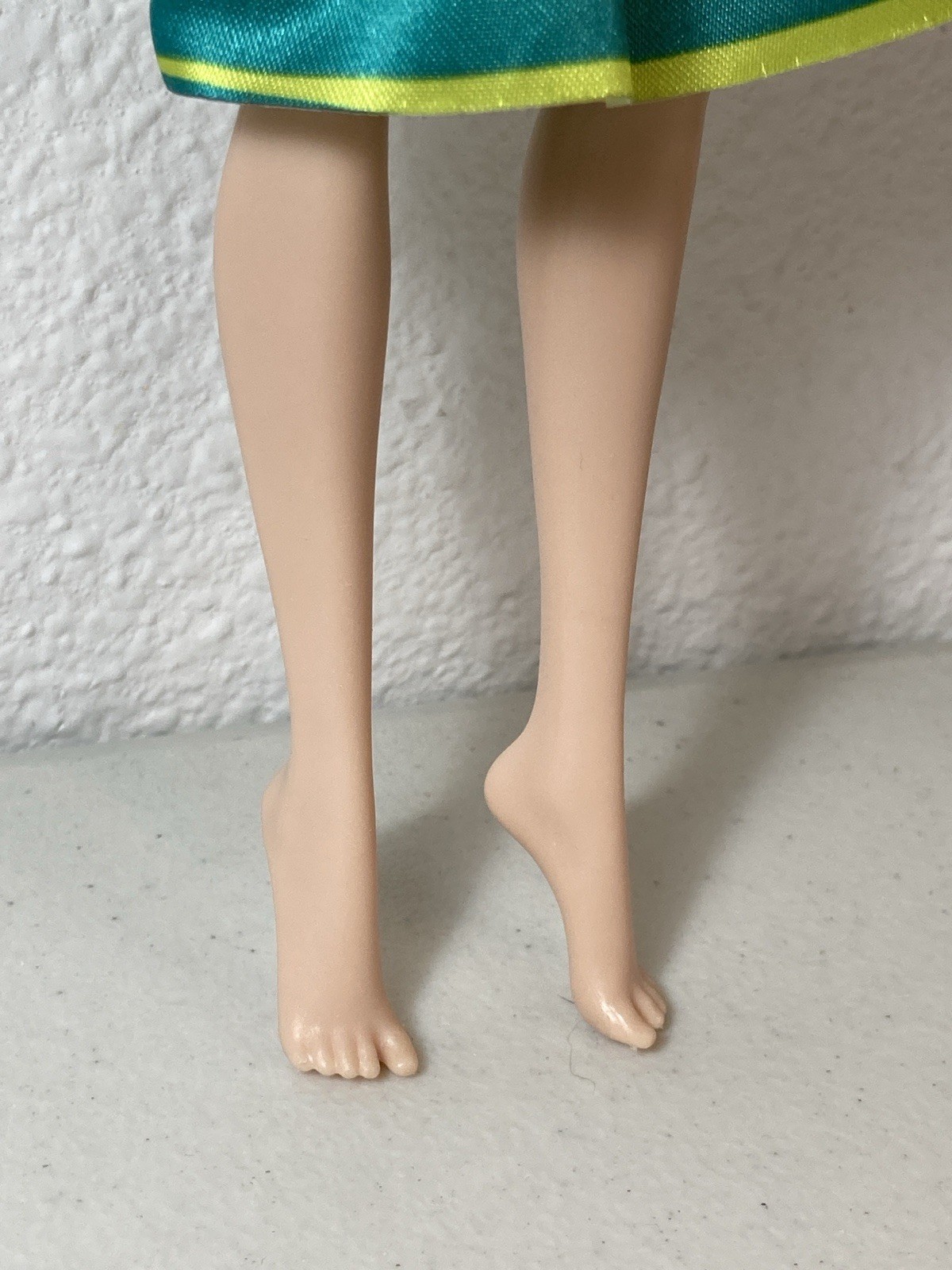Mattel 2012 Ever After High Way Too Wonderland – Raven Queen Doll (gluey hair)