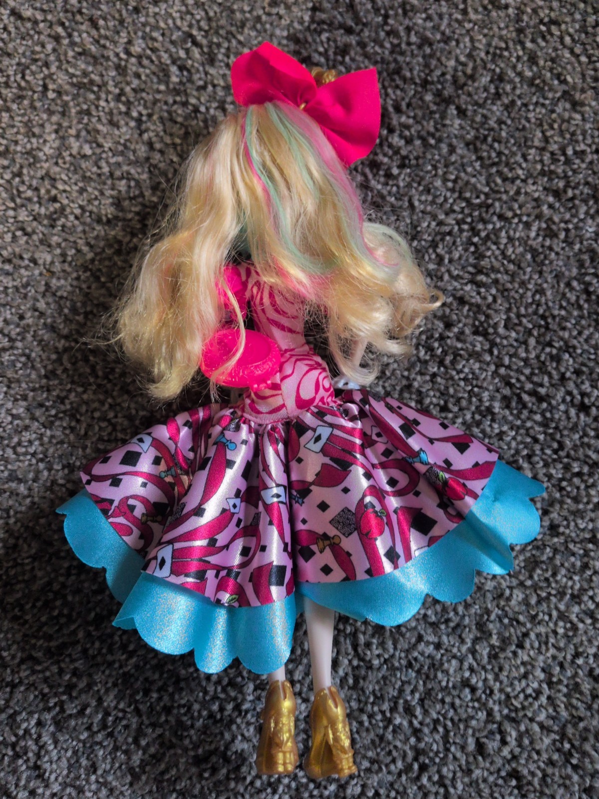 Ever After High Apple White Daughter Of Snow White Doll Way Too Wonderland. 2014
