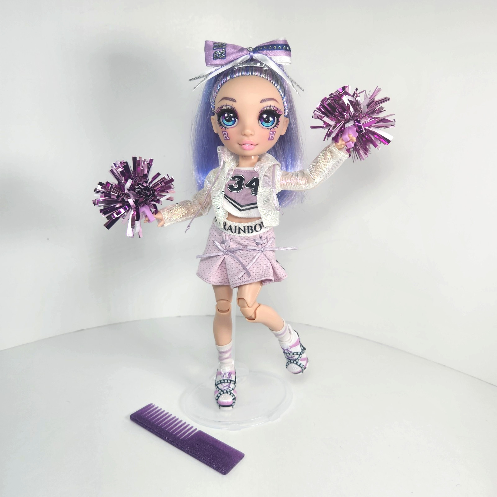 Rainbow High Cheerleader Violet Willow Doll w/ Outfit & Cheer Pom Poms READ
