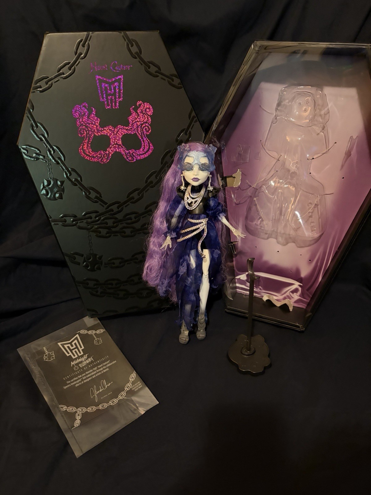 Mattel Monster High Haunt Couture Spectra Vondergeist Doll Display Box HKY83