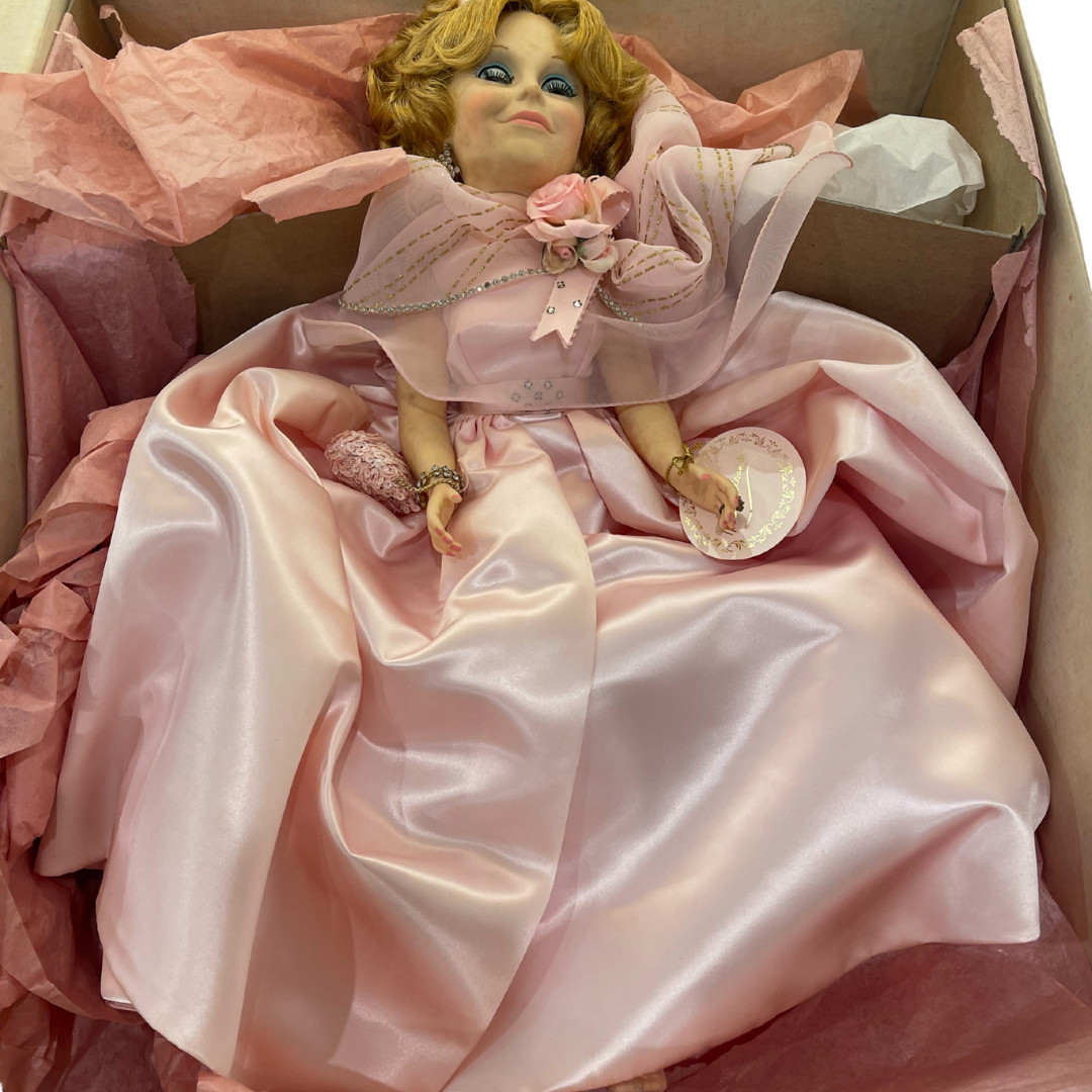 Vintage Madame Alexander Self Portrait Of Herself #2290 Dressed Pink * READ*