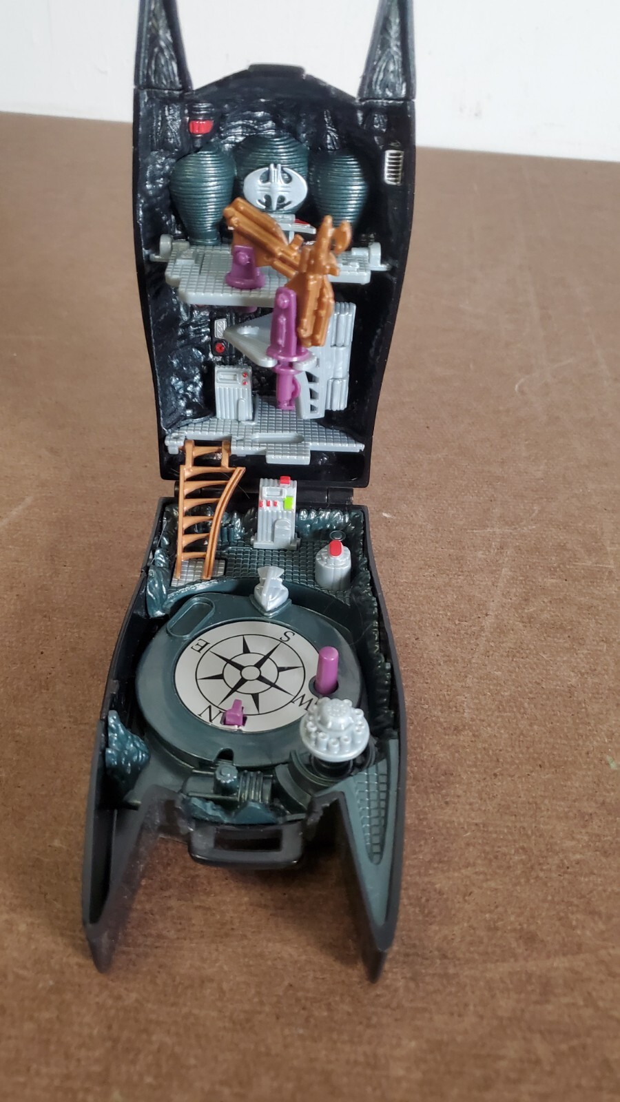 Batman 1995 Micro Pocket Playset – DC Comics 1996 No Figures No Batmobile