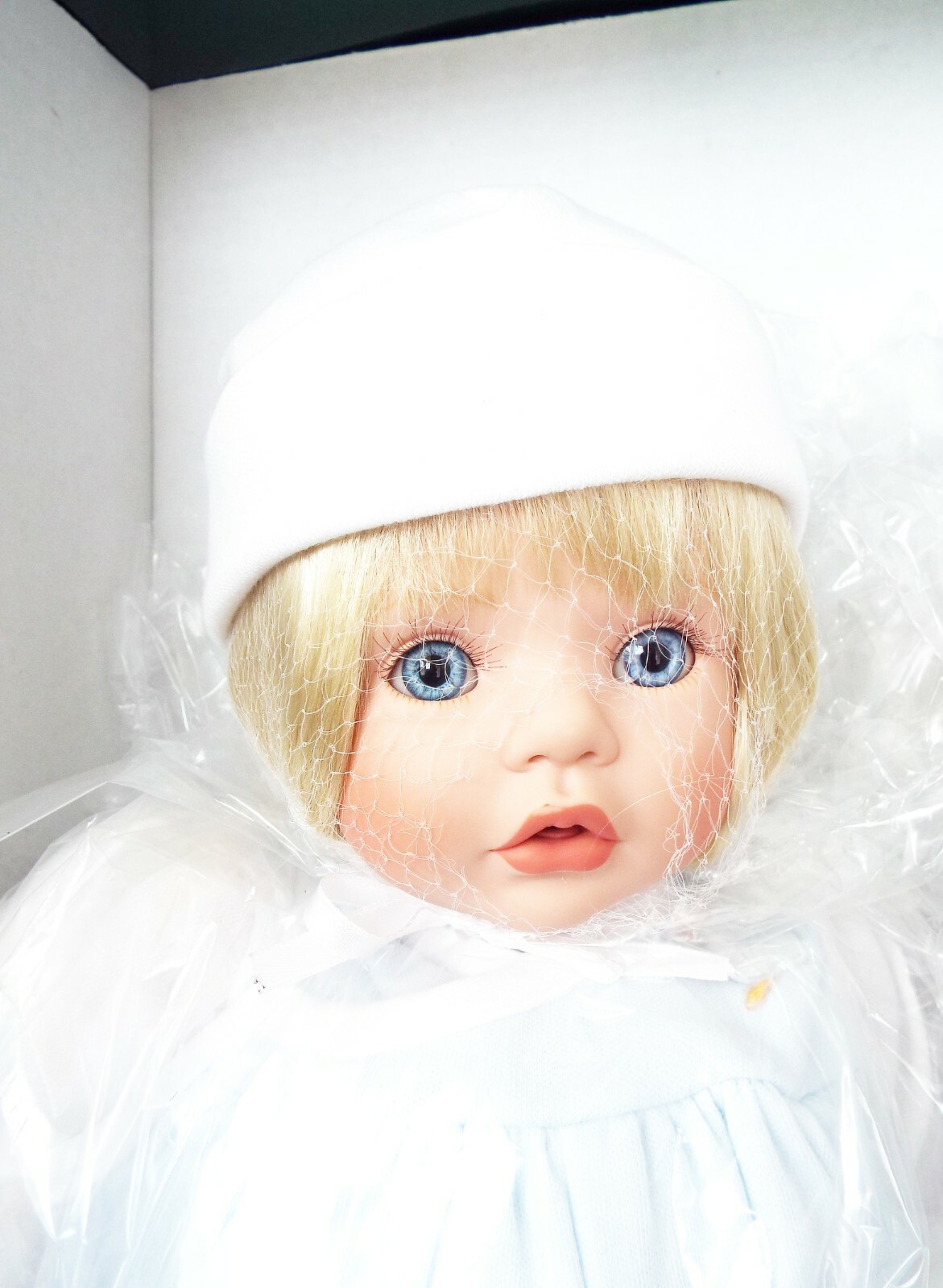 MOMMY LOVES ME VINYL BABY DOLL SUSAN WAKEEN EXCLUSIVELY YOURS NEVER REMOVED NEW