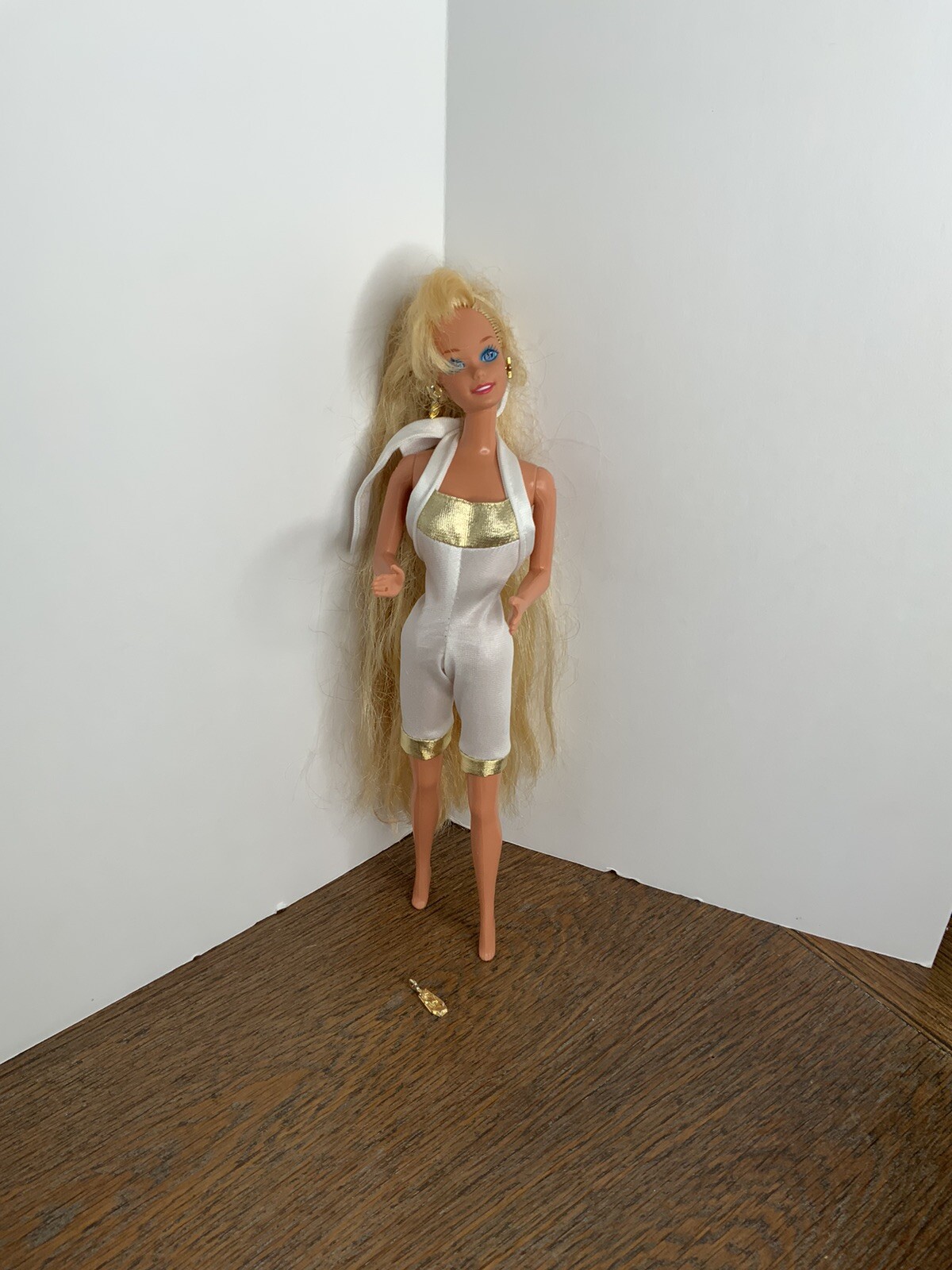 Hollywood Hair Blonde Barbie Doll #2308 Vintage Mattel 1992 Outfit Earrings