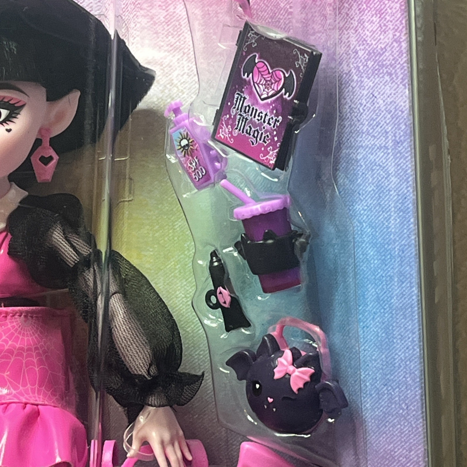 Mattel | Monster High Core Doll | Draculaura Fashion Doll | Accessories & Pet |