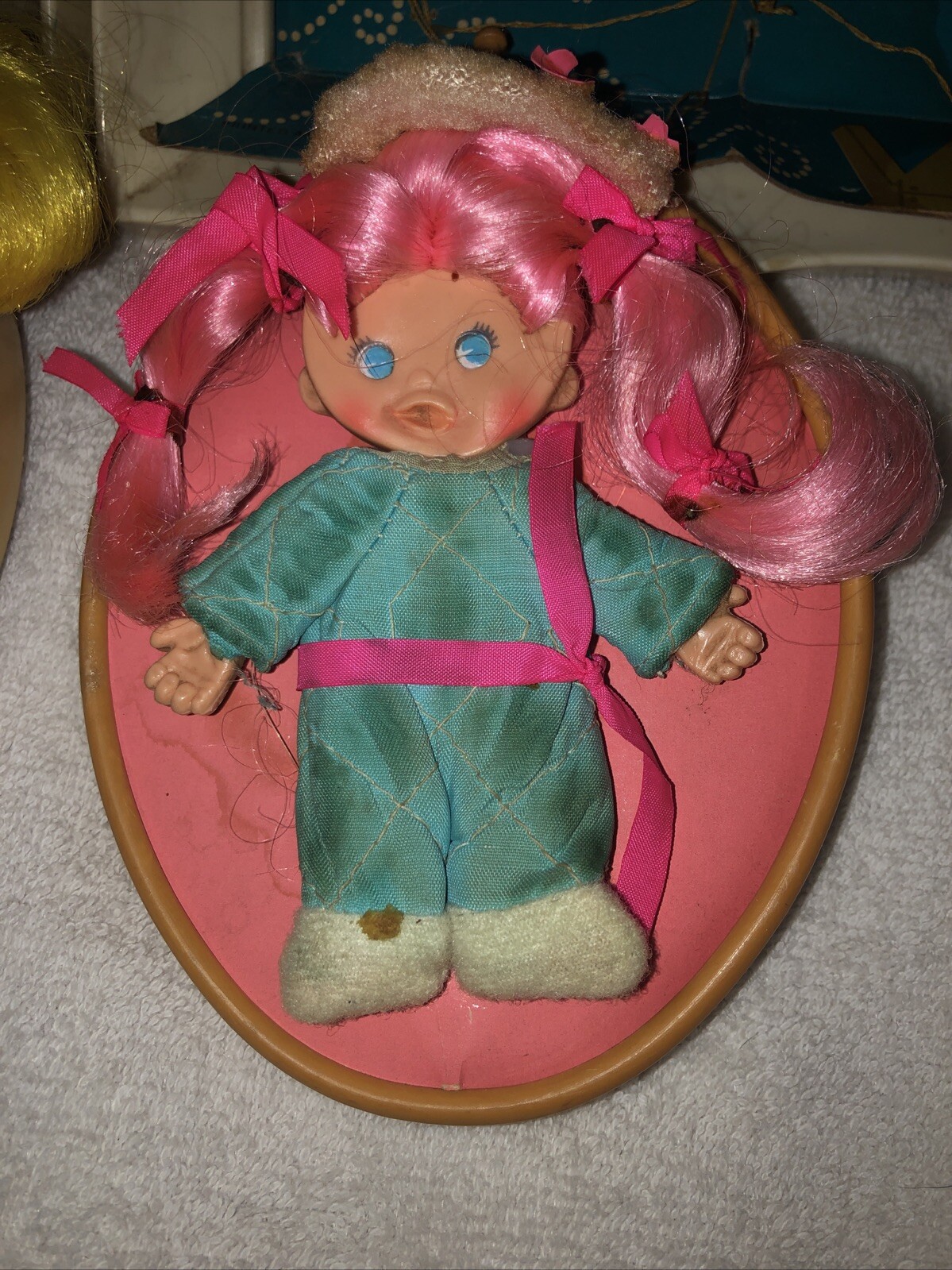 Vintage 1969 Flatsy 6 Dolls With 2 3D Frames Clothes Shoes 4 Locket Frames Clips