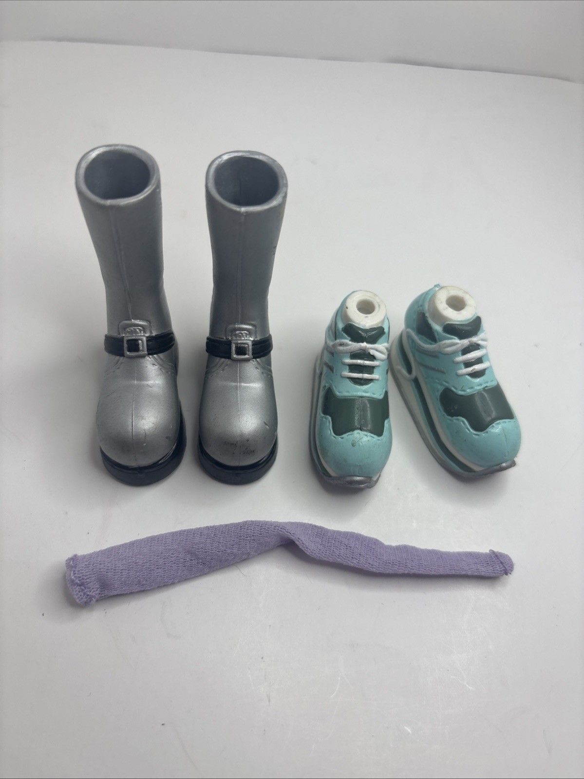 Vintage 2001 MGA Bratz Flaunt It Jade Shoes And Boots Peg Feet