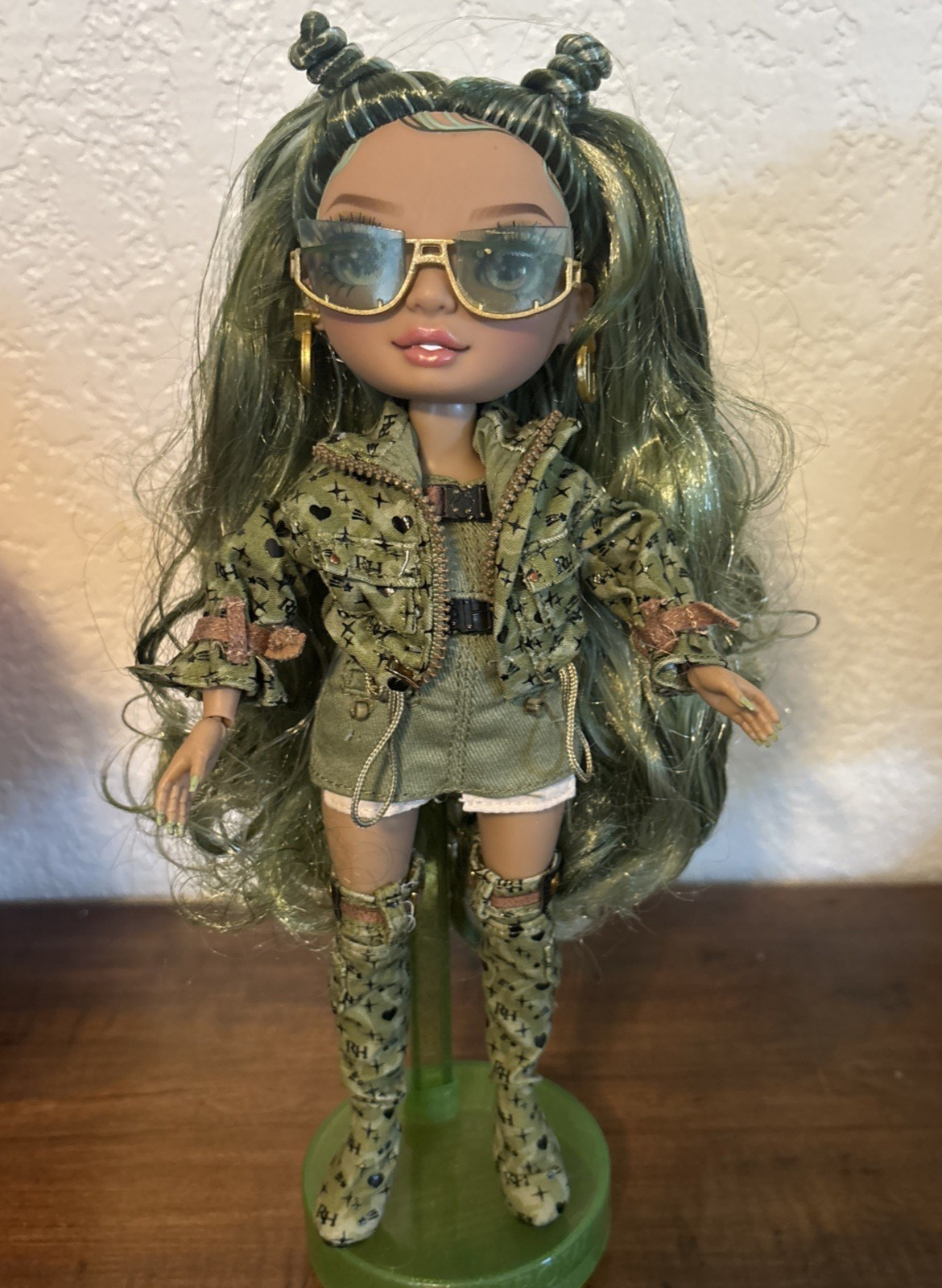 Rainbow High Olivia Woods Camo Green Global Fashion Doll Series 5 with stand
