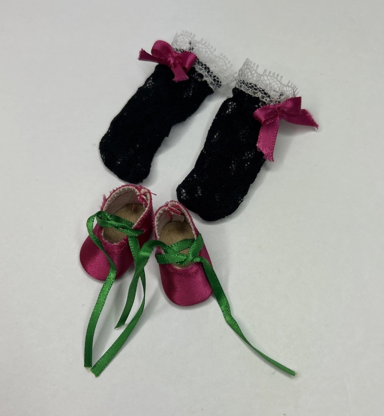 Madame Alexander 8” Hot Pink Green Ribbon Tie On Shoes With Black Lacey Socks