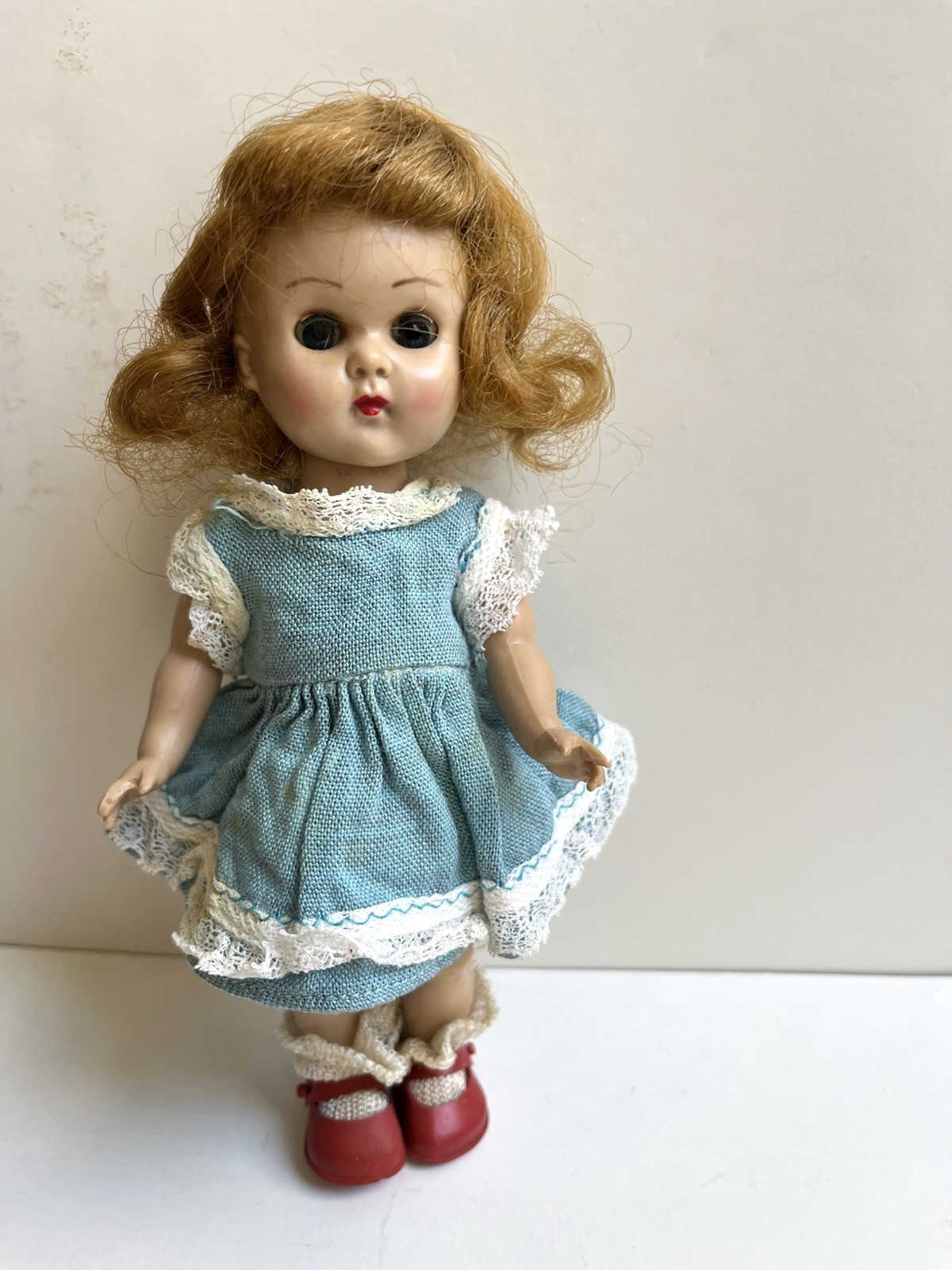 VINTAGE 1950s VOGUE GINNY DOLL TLC Molded Lash Bent-Knee Walker ML BKW Red Shoes