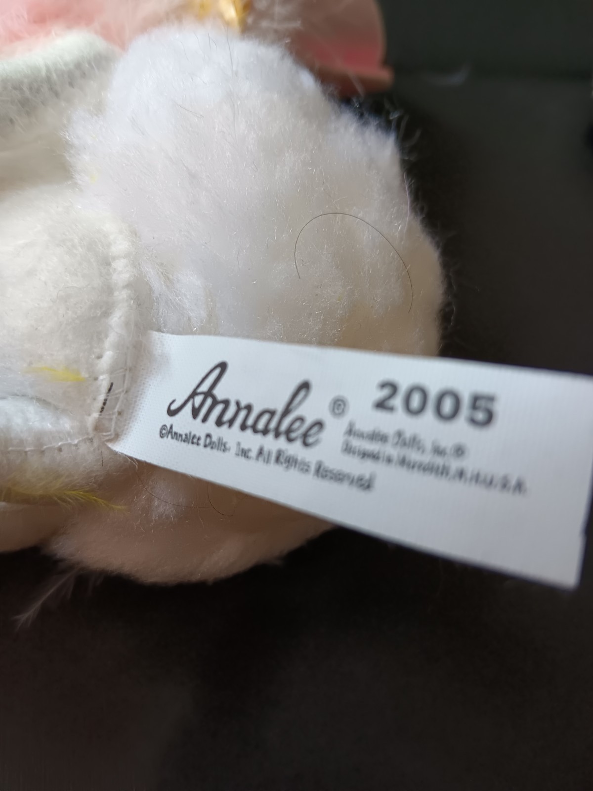 2005 ANNALEE SPRING BUNNY W/ NEST EGG HAT & PINK BOA 7″ H