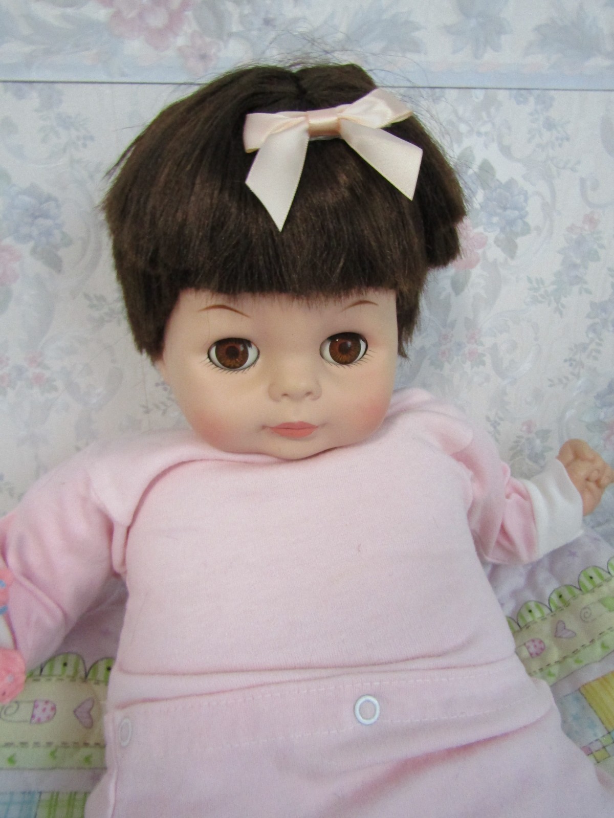 23″ Vogue Brunette Baby Dear One 1965 Very Nice!