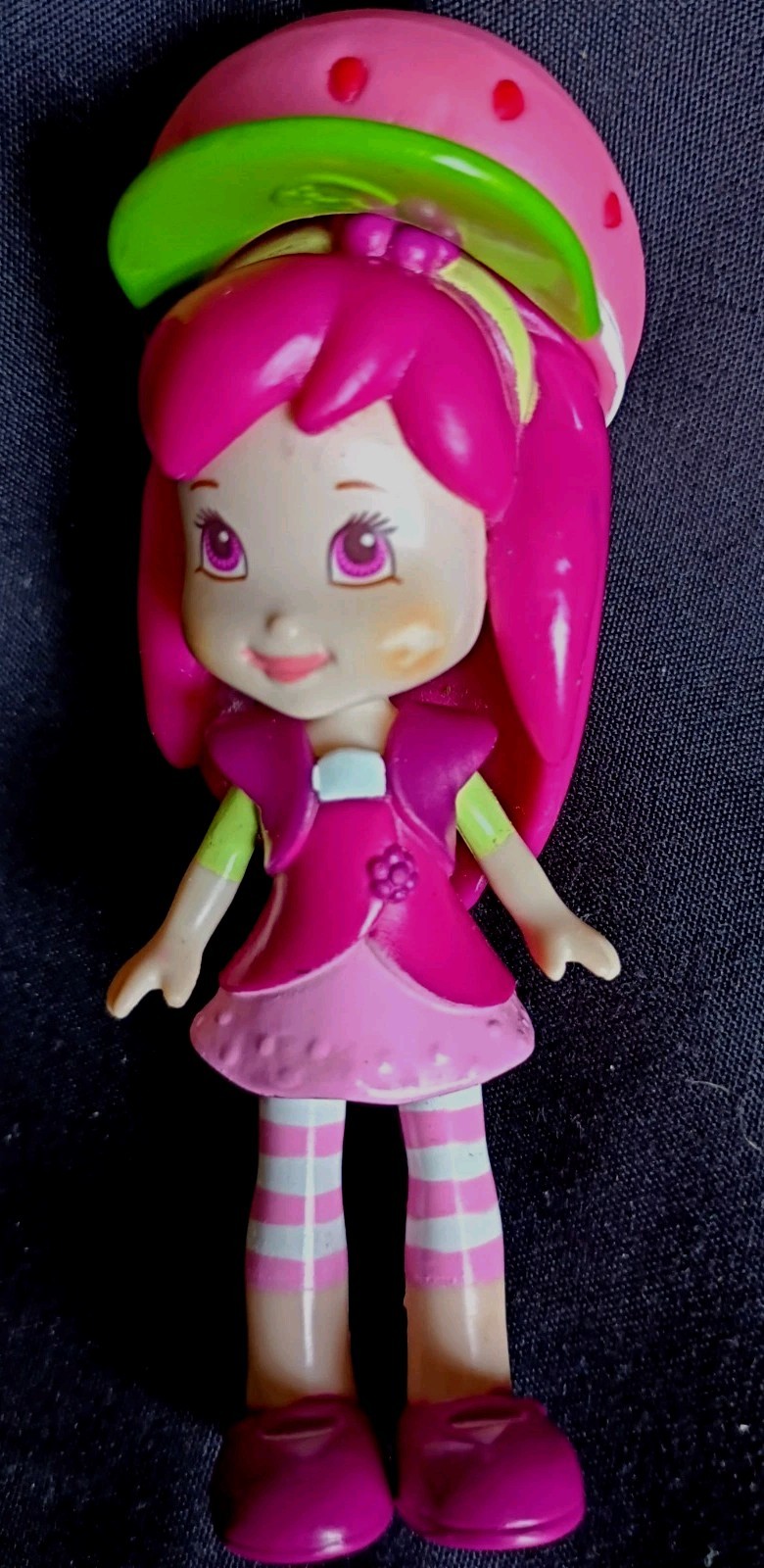 2008 Strawberry Shortcake Herself Mini Doll~Scented Plastic~ Removable Hat