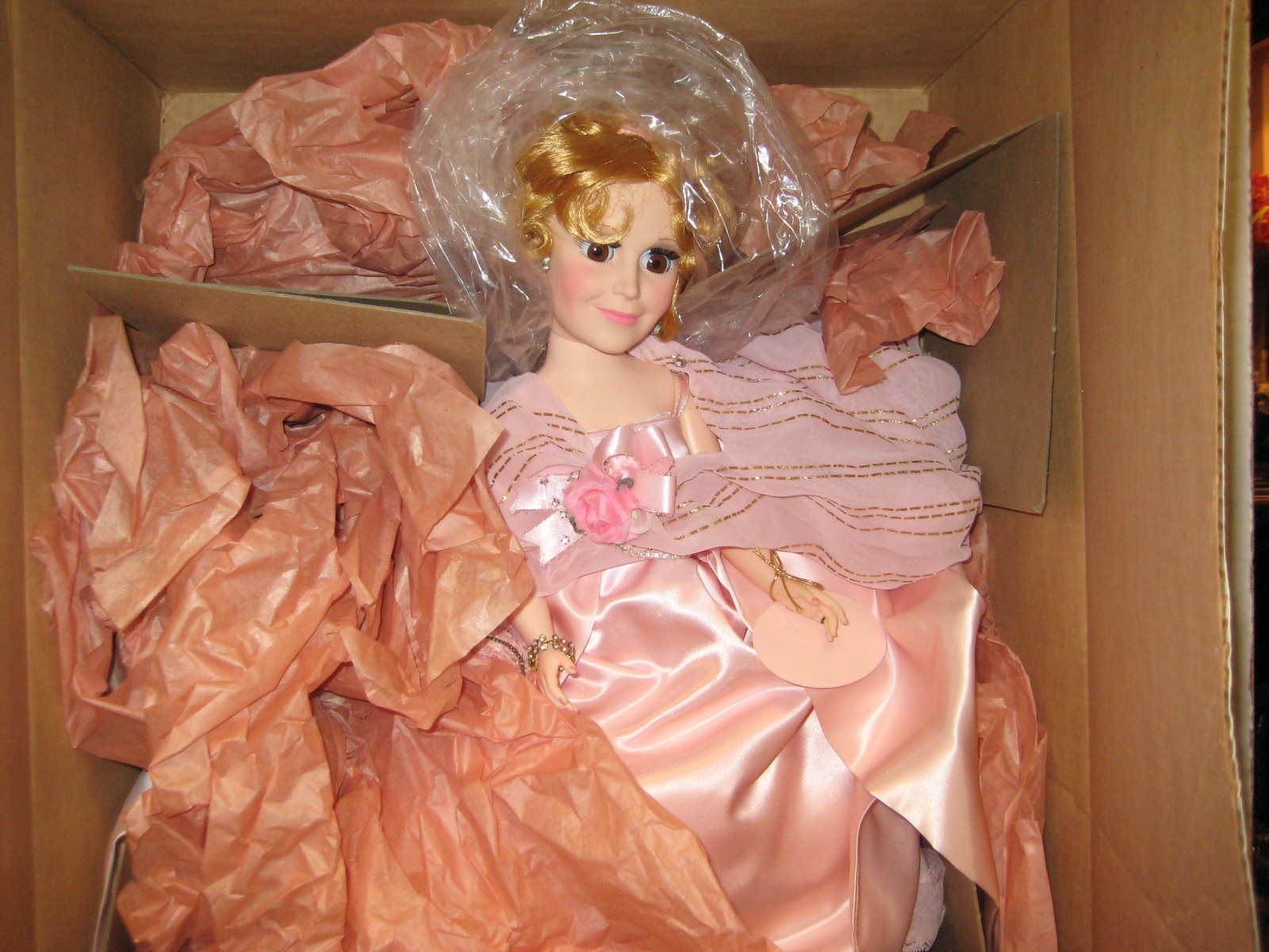 Madame Alexander #2290 Self Portrait 21 Inch Doll NEW