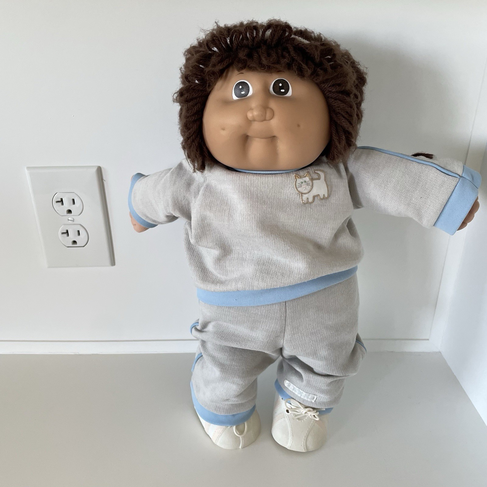 Cabbage Patch Kids Doll Gray Sweats Suit Cat Brown Hair Eyes Mold 2 Vintage 1984