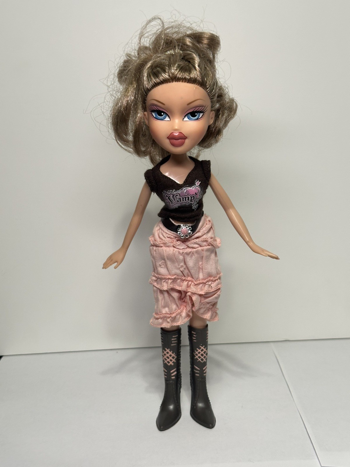 Bratz Rodeo Cloe Fashion Frontier Doll 2006 MGA – Vintage- Rare
