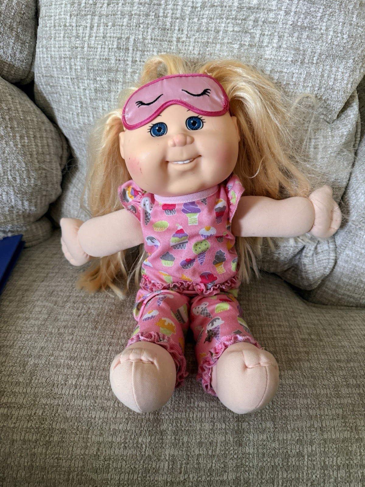 Cabbage Patch Kids 2017 JAKKS Pacific Glow Party, Sleepy Time, Blonde, Blue Eyes