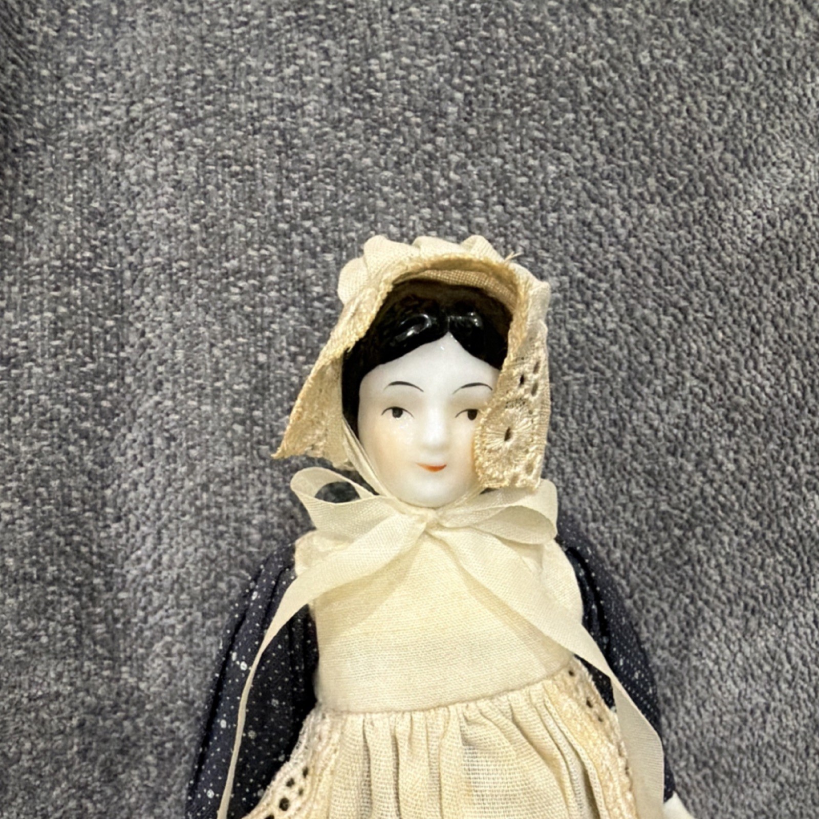 Porcelain Doll Dark Complexion Traditional Dress Bonnet Cultures & Ethnicities