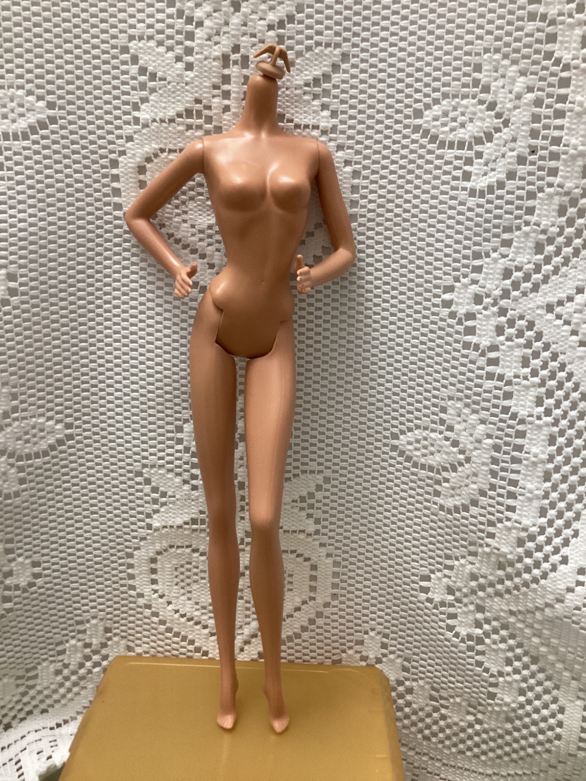 Barbie Nude 2025 Holiday Medium Tan SkinTone MODEL MUSE BODY NO HEAD JBH97