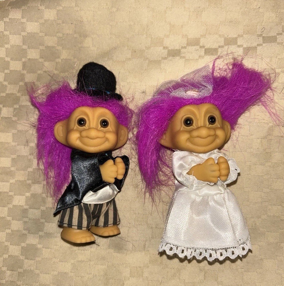 Set Of 2 Vintage Russ 3″ Clip On Grabber Troll Dolls Bride And Groom Purple Hair