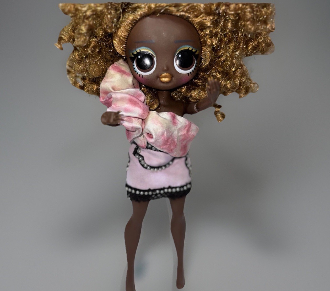 MGA LOL Surprise OMG Royal Bee Fashion Doll Dark Skin Pretty