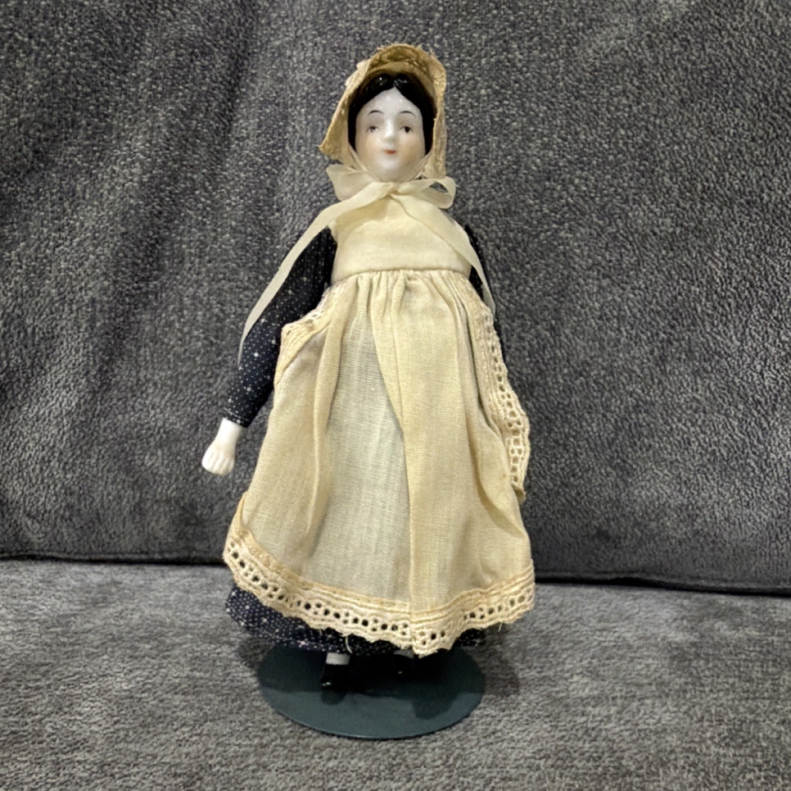 Porcelain Doll Dark Complexion Traditional Dress Bonnet Cultures & Ethnicities