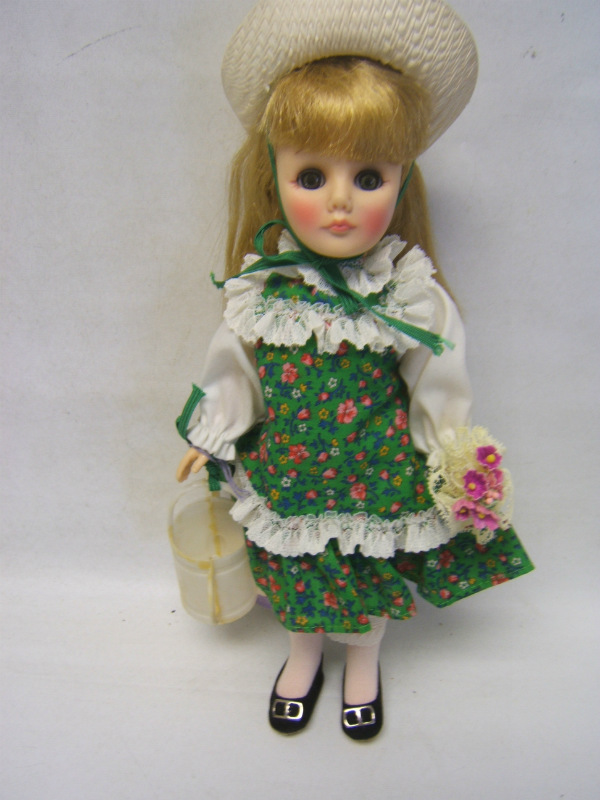 Effanbee Story Book Doll “Mary Mary” #1179 12″ tall Very Good Condition