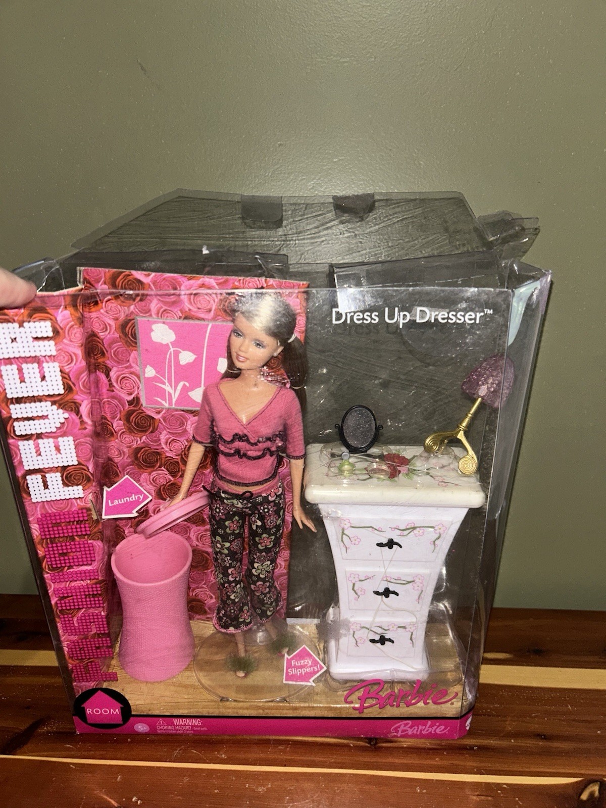 Fashion Fever with Dress Up Dresser Barbie Set 2005 – #J0669 Mattel