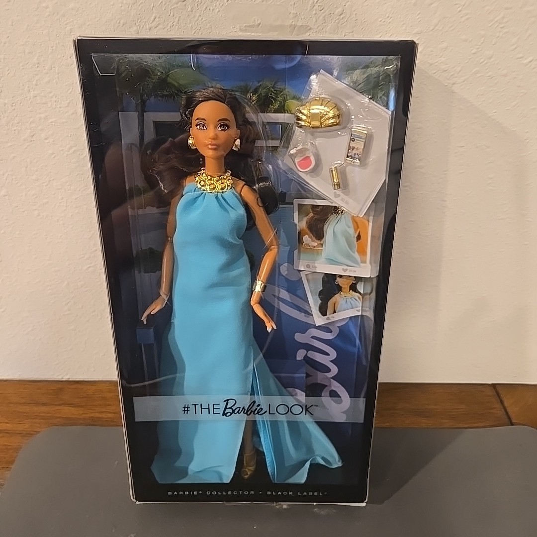 2016 THE BARBIE LOOK – BLACK LABEL – DVP54 DVP56 – UNOPENED ORIGINAL BOX