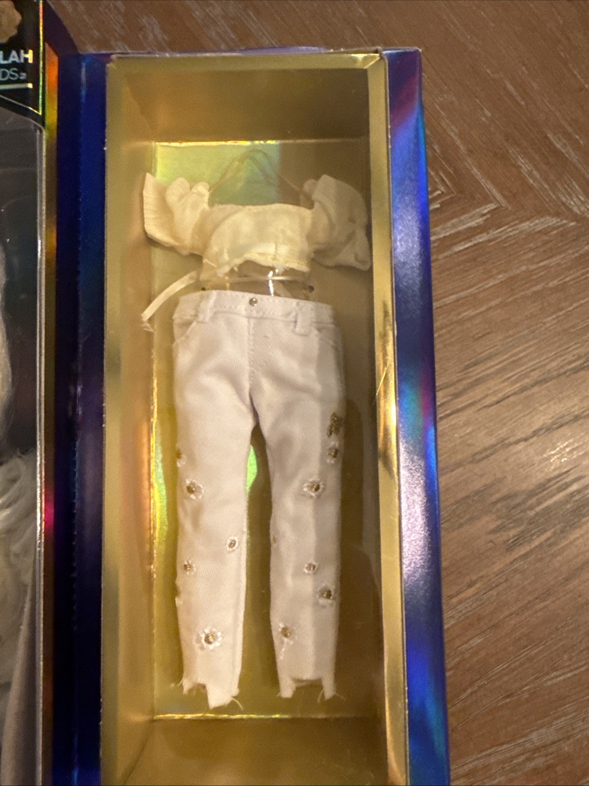Rainbow High Delilah Fields- Buttercup Yellow Fashion Doll Series 4