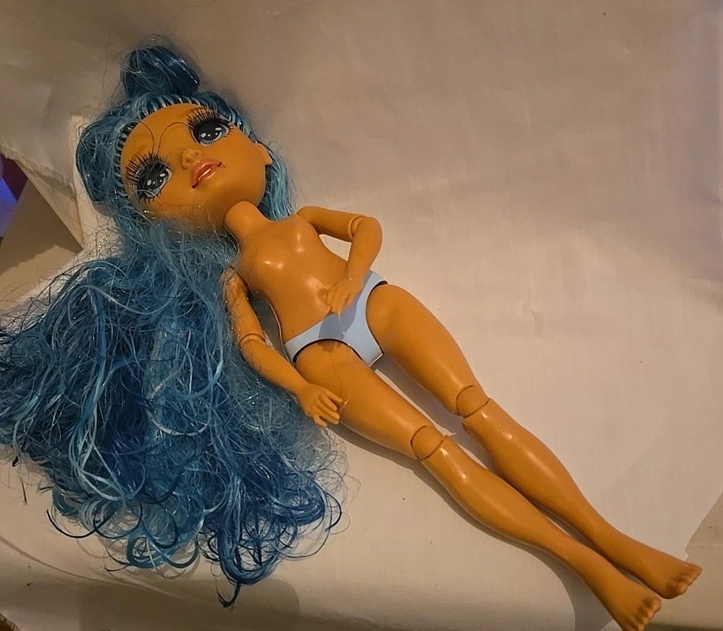 Rainbow High 11” Skyler Bradshaw WINTER WONDERLAND MERMAID Doll & Outfit