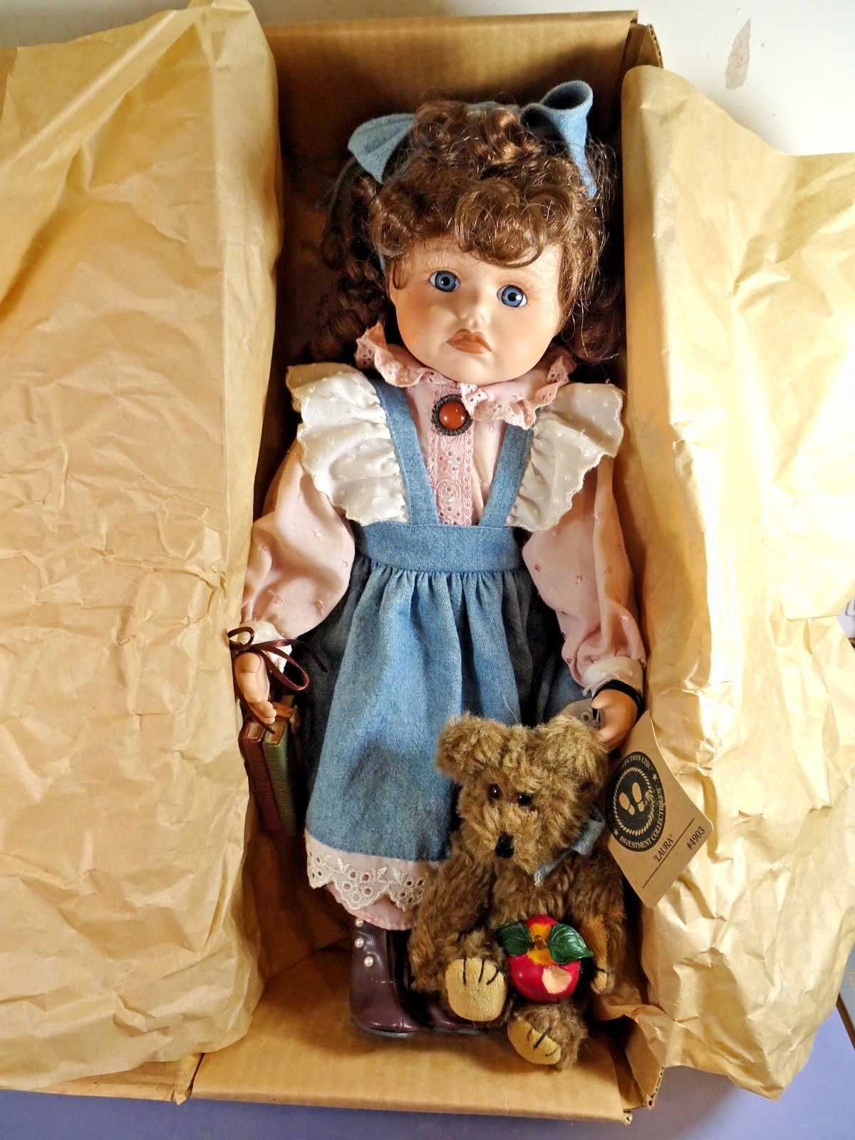 Boyds Doll Collection Yesterday’s Child #4903 LAURA 15″ w/Bear and Books