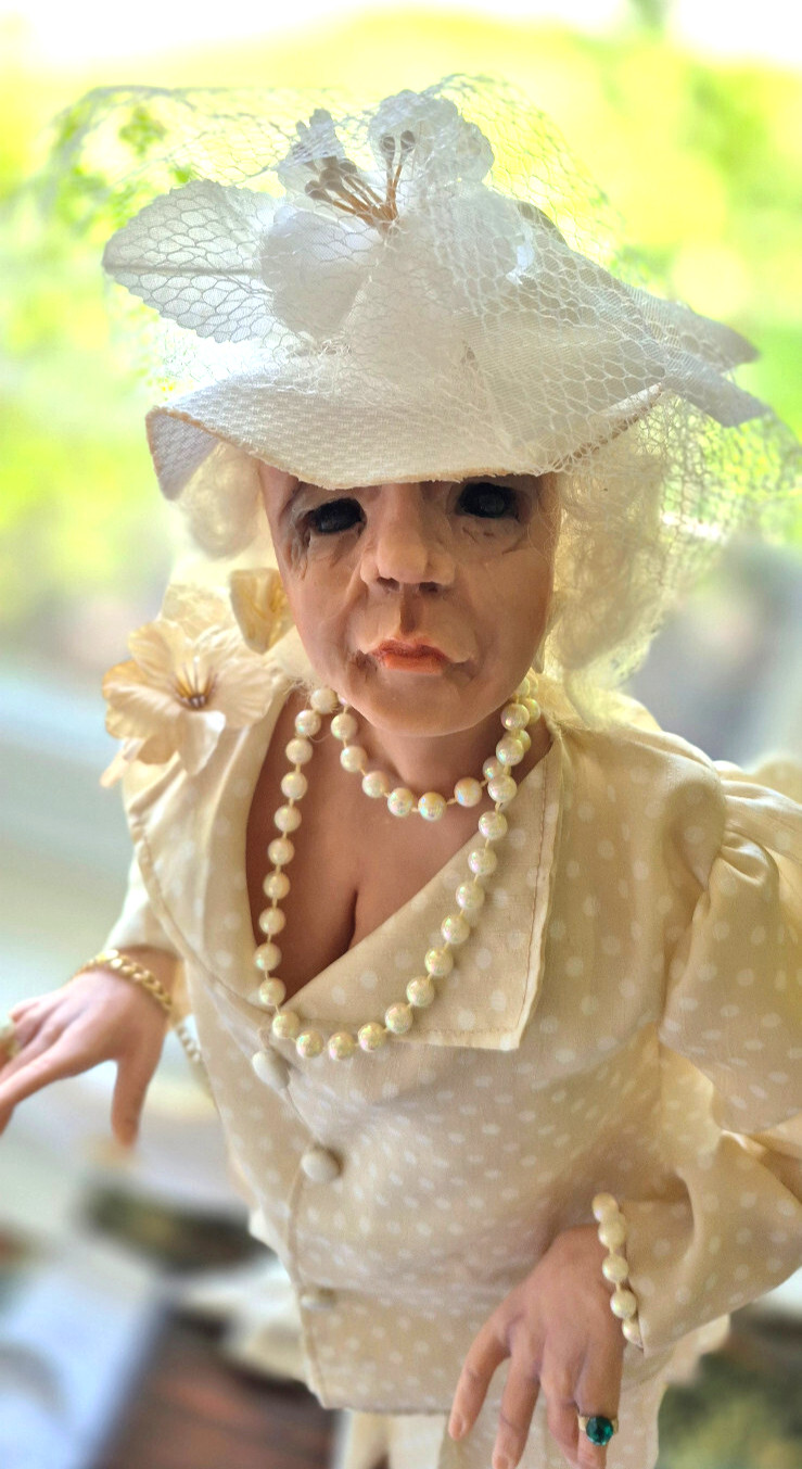 Artistan made Doll, Signed & dated 1999 – 22 inches tall – Classy one-of-a-kind