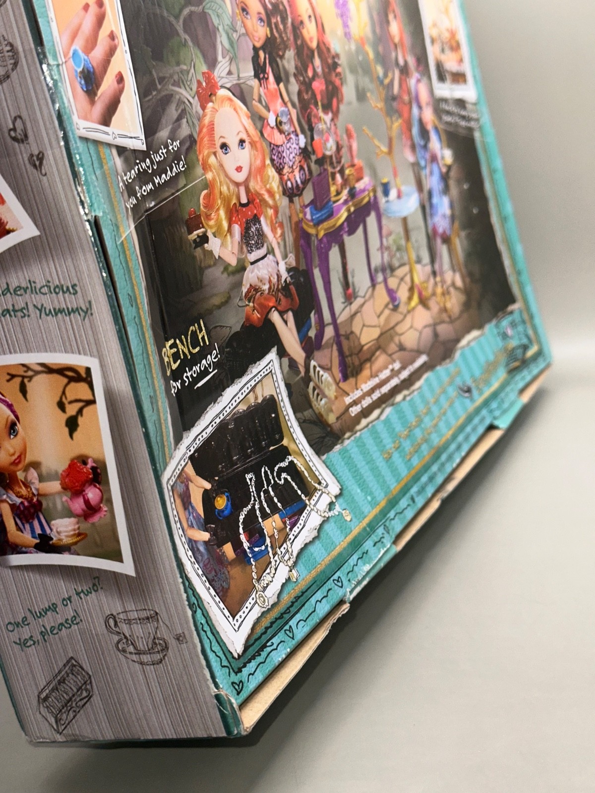 2013 Ever After High “Hat-Tastic Party Display w/ Madeline Hatter” #BJH36 *NRFB*