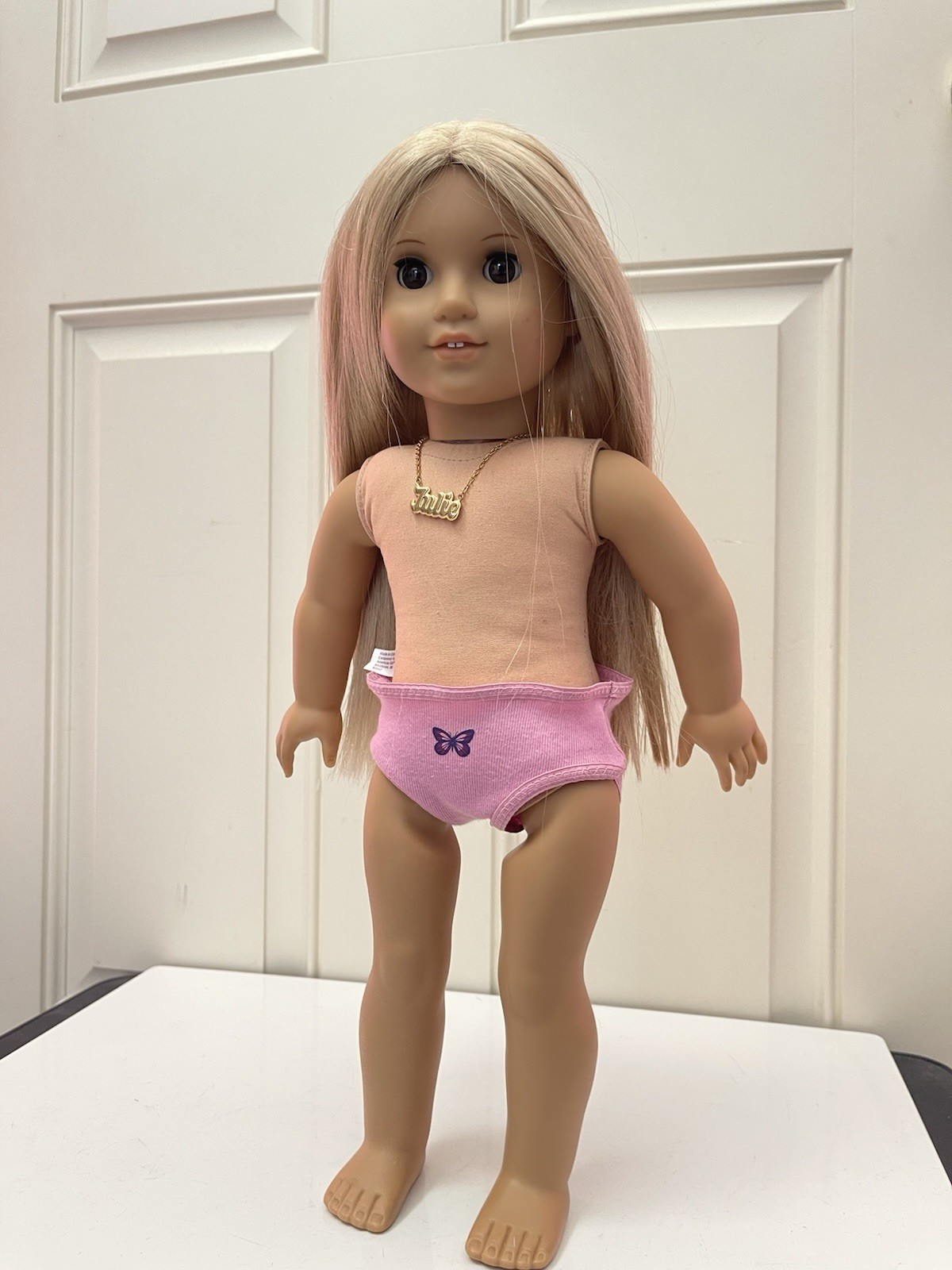 2008 American Girl Julie Albright Hippie Doll Historical Character Necklace READ