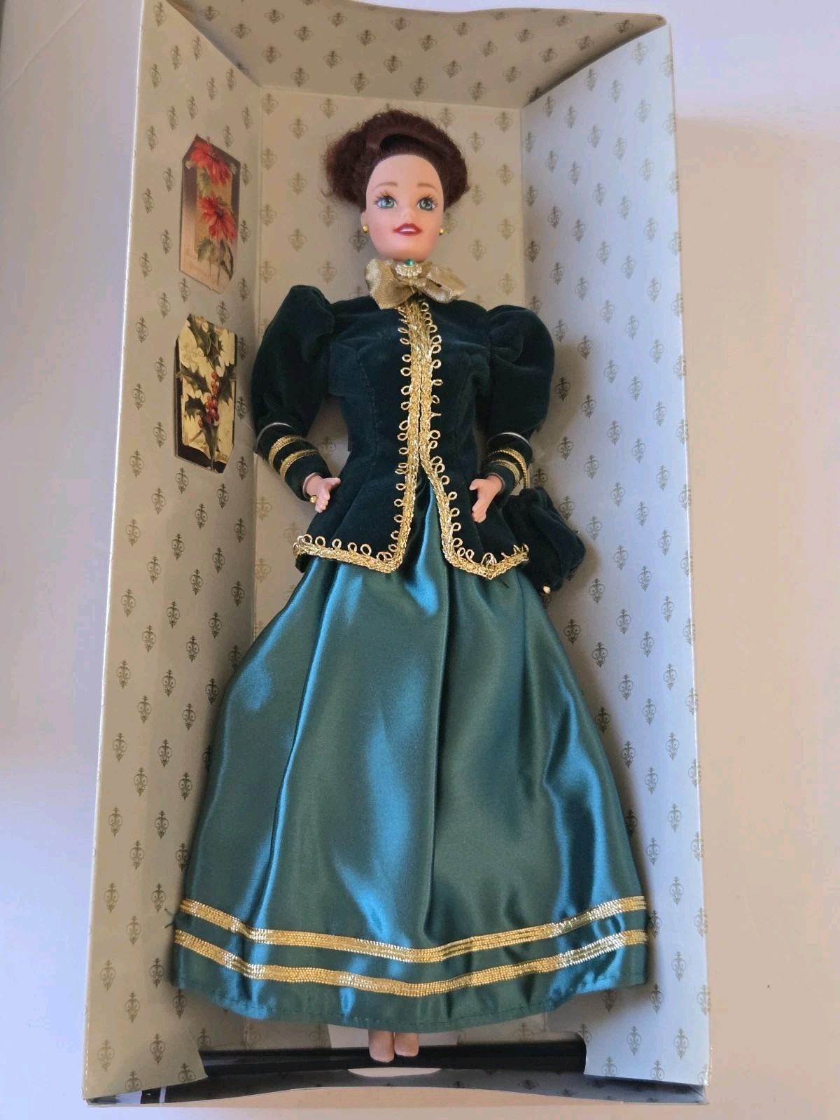 1996 Hallmark Special Edition Yuletide Romance Barbie Doll 15621 Boxed Mattel