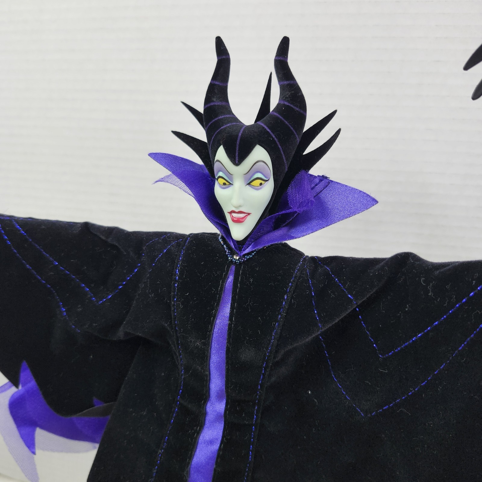 Disney Sleeping Beauty 40th Anniversary Maleficent Villains Collection 20990