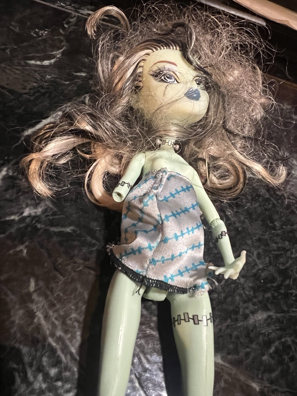EUC Monster High Dolls Mostly Generation 1-,2-3 (Lot Of 31 Dolls) W/Some Clothes