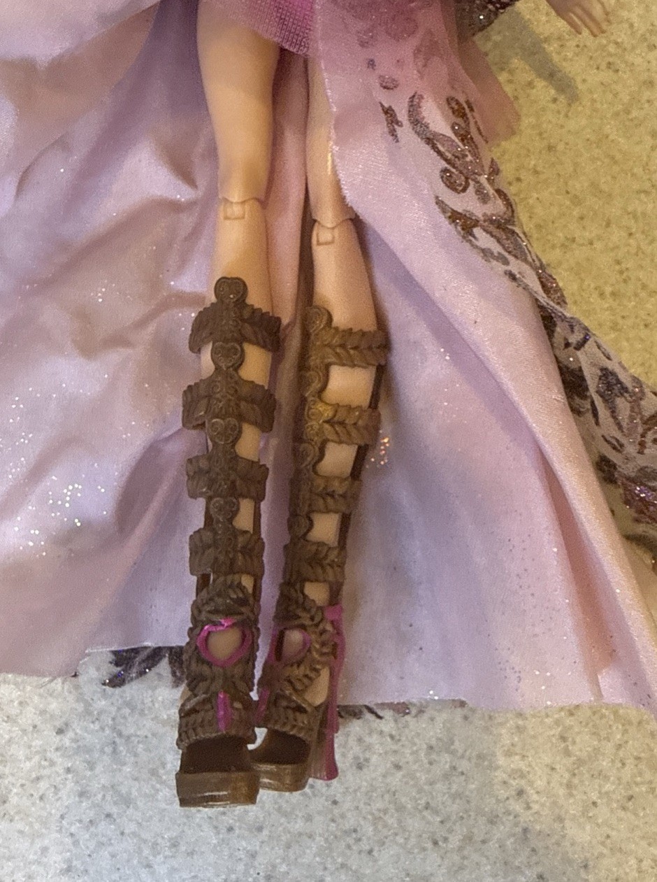 Ever After High C.A. Cupid Thronecoming Doll