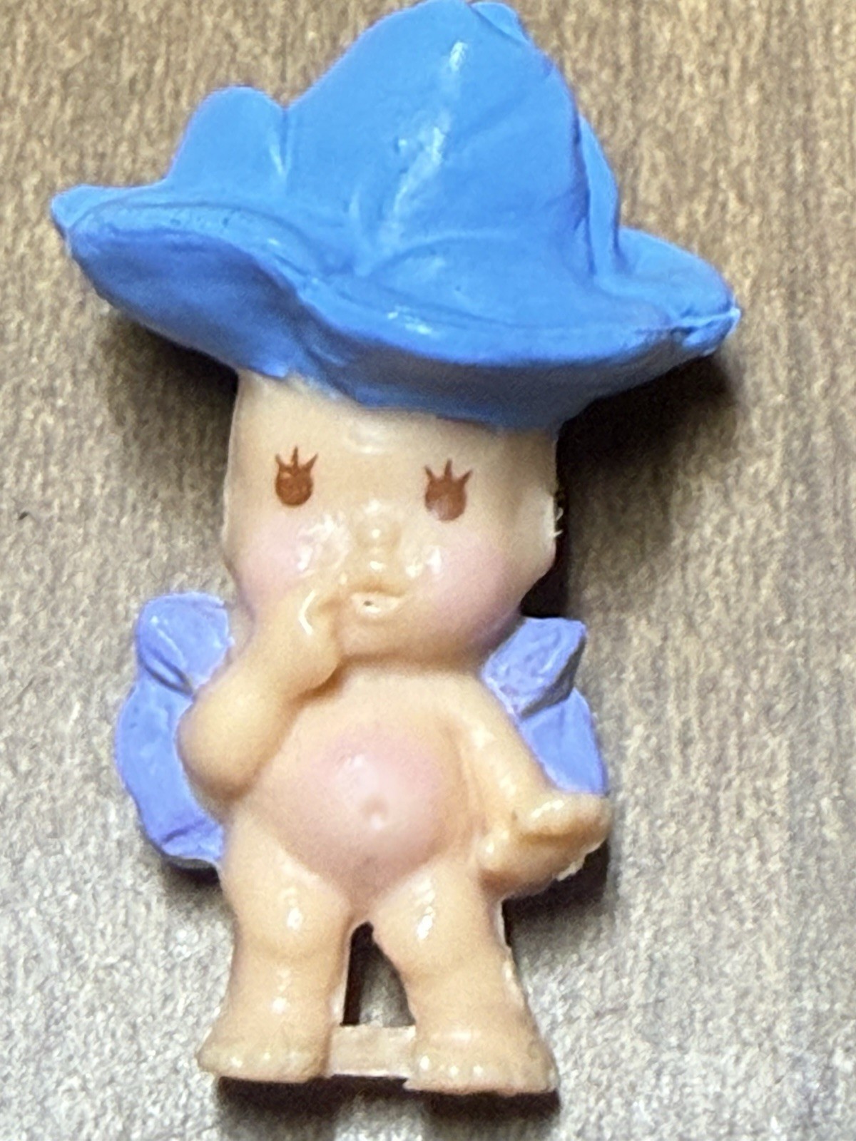 1993 KENNER Fairy Wee Winkles Figure Blue Hat Flower Boy Miniature Doll 1″ VTG