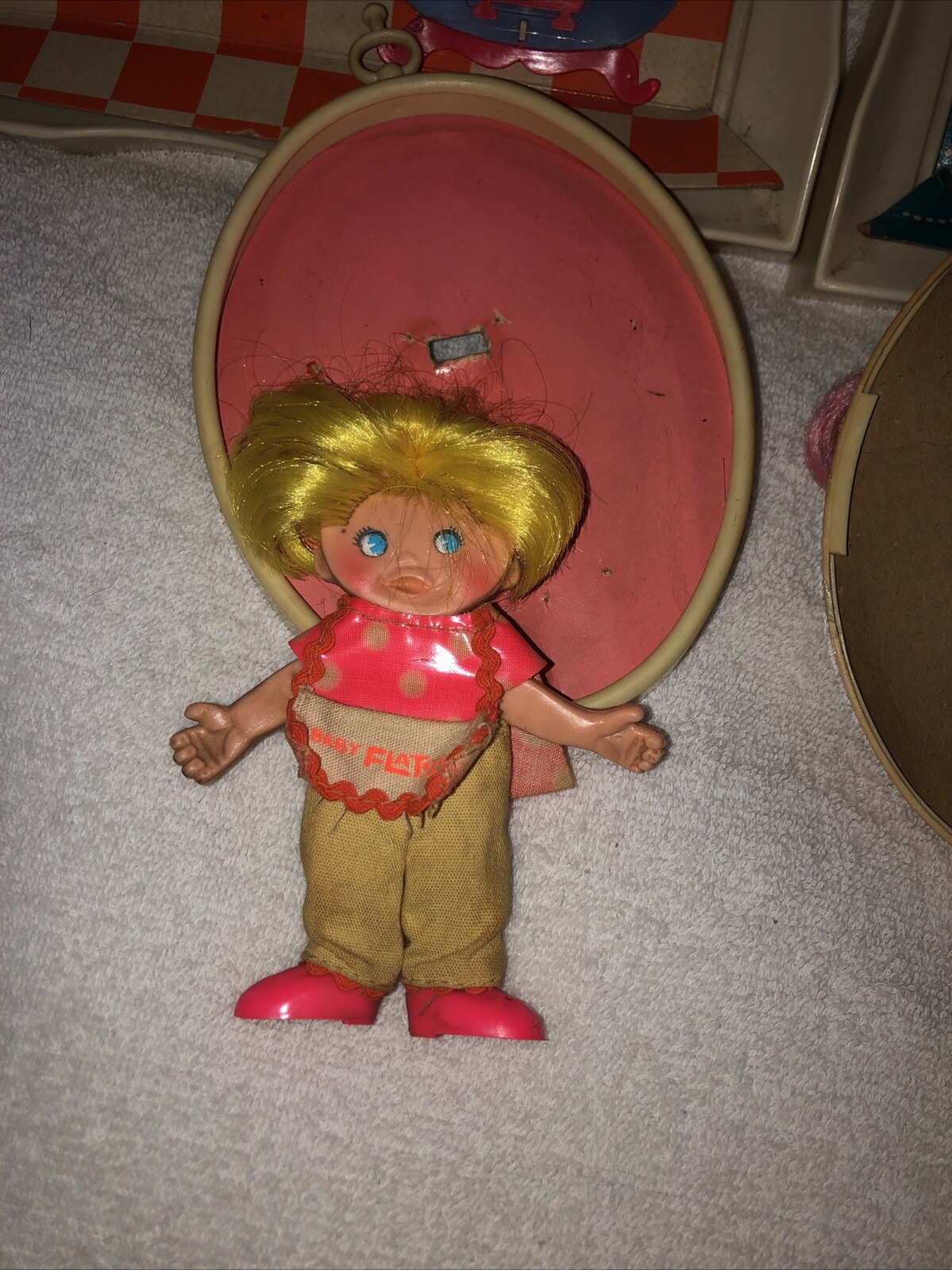 Vintage 1969 Flatsy 6 Dolls With 2 3D Frames Clothes Shoes 4 Locket Frames Clips